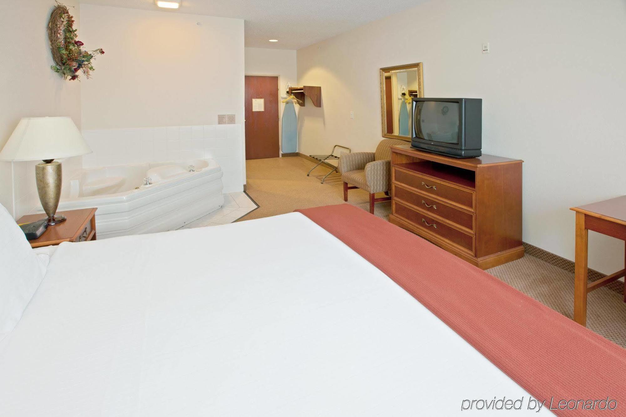 Baymont By Wyndham Chelsea Hotel Exterior foto